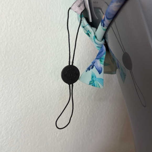 Nanette Lepore Aileen Triangle Bikini Top Green Floral & Butterfly SKU0914 NWOT - Picture 6 of 10